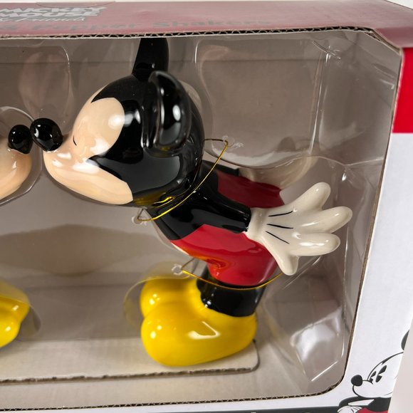 Disney Kissing Mickey Minnie Mouse Ceramic Salt Pepper Shakers Set of 2 - Picture 10 of 14